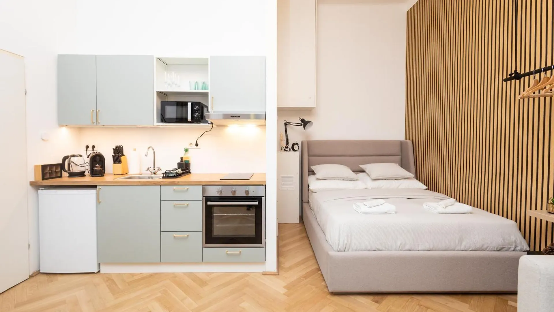 Charming Retreat Walking Distance From Town Centre Apartment Vienna