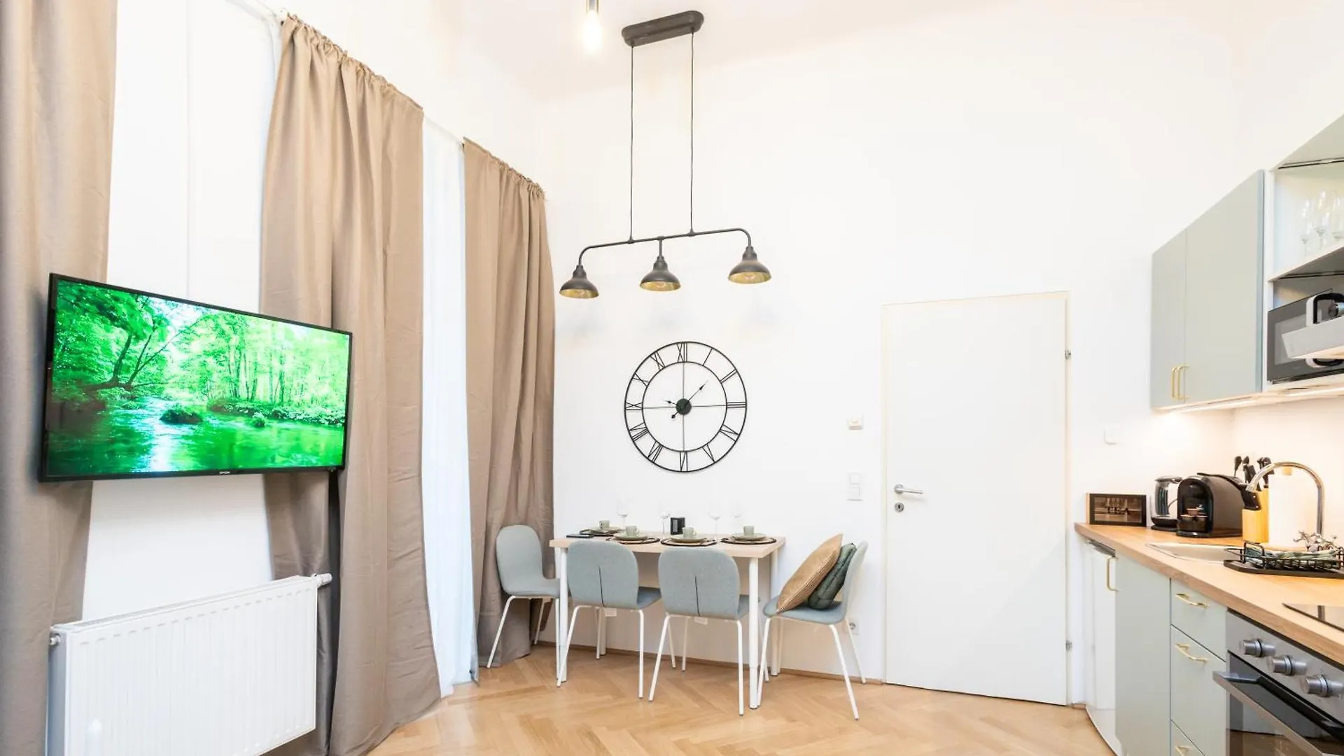 Charming Retreat Walking Distance From Town Centre Apartment Vienna
